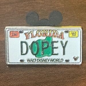 5/$25 Disney Snow White And The Seven Dwarfs DOPEY License Plate Pin